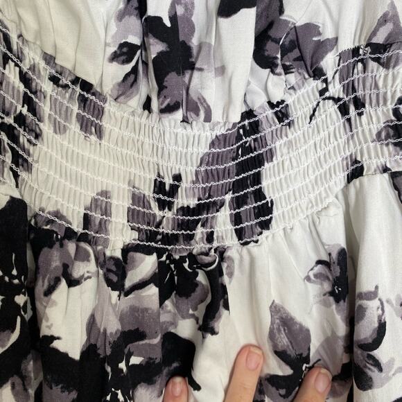 New boutique halter dress - Picture 4 of 6